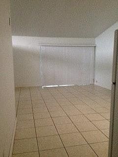 Spacious living/dining room