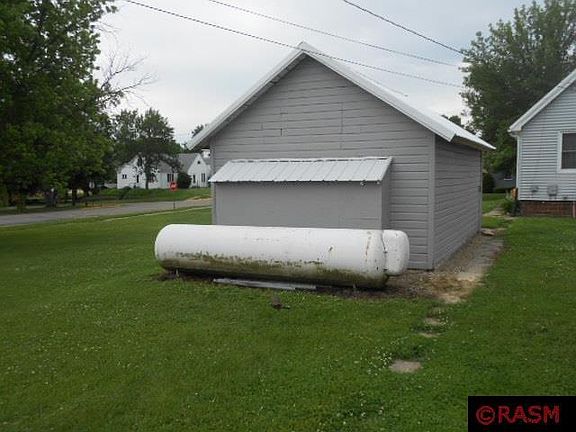 5th image of 107 E Iowa St