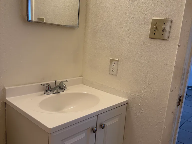 1159 La Fonda Dr #7 — Photo 2