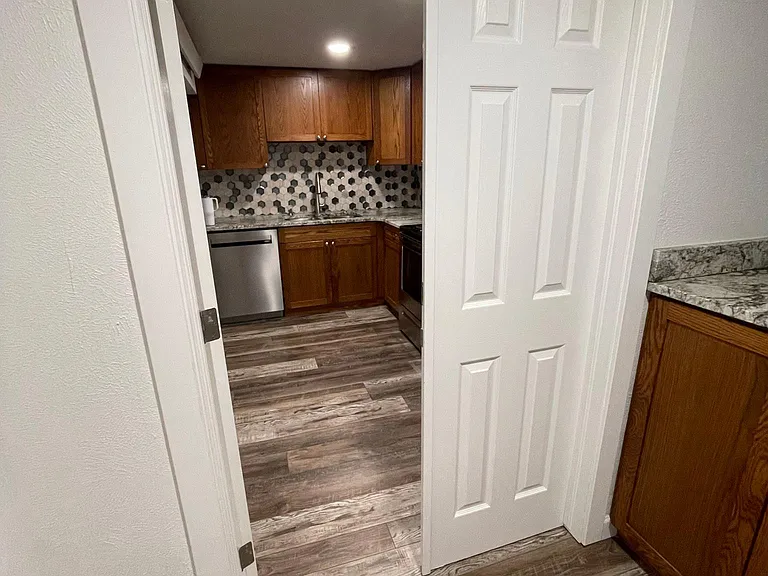 1925 Nueva Vista Dr #B — Photo 9