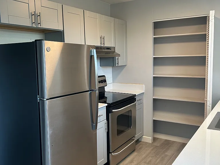 2420 N Union Blvd #4 — Photo 6
