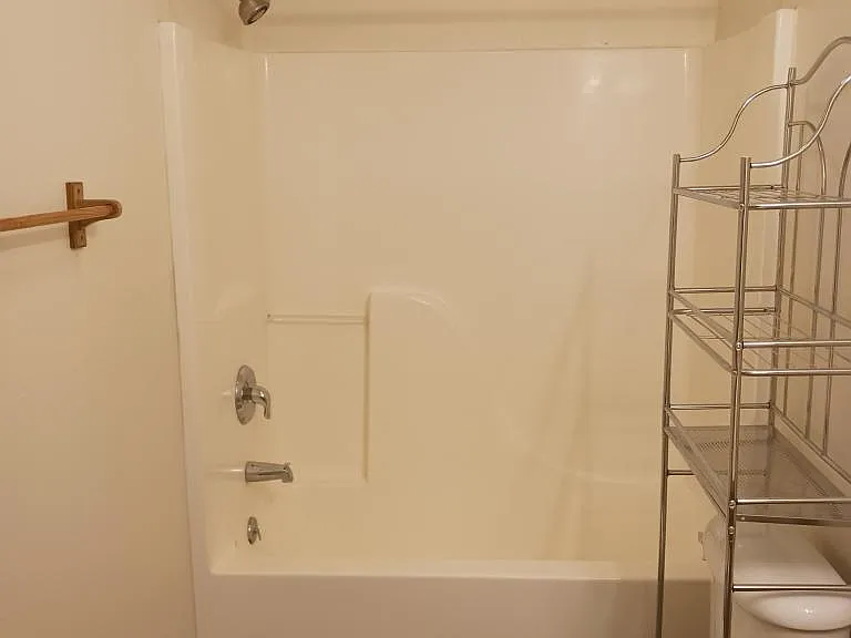 114 E Dudley St #4 — Photo 12