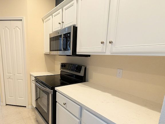 Quartz countertops!