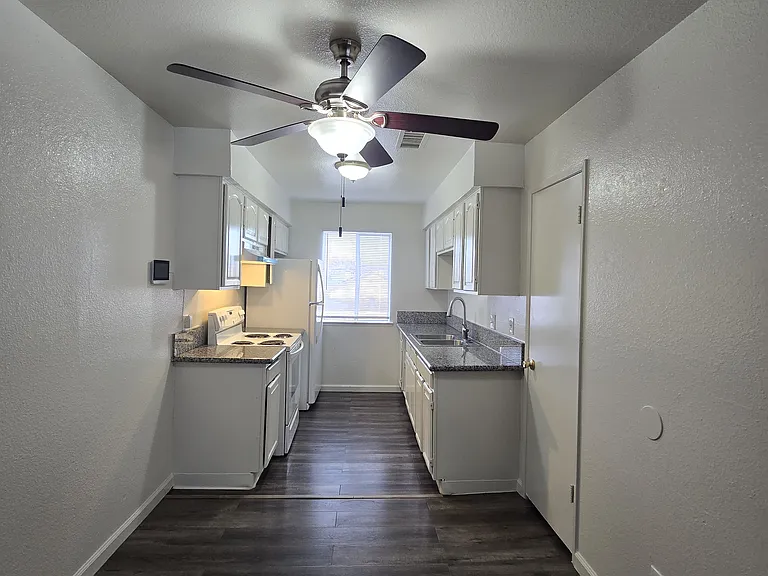1140 N 8th St #203 — Photo 3