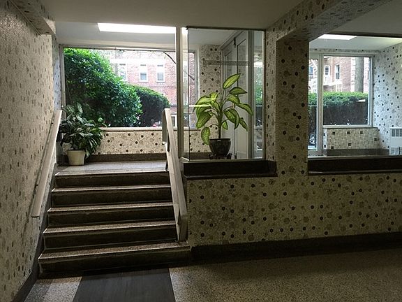3rd image of 1425 Thieriot Ave APT 4G