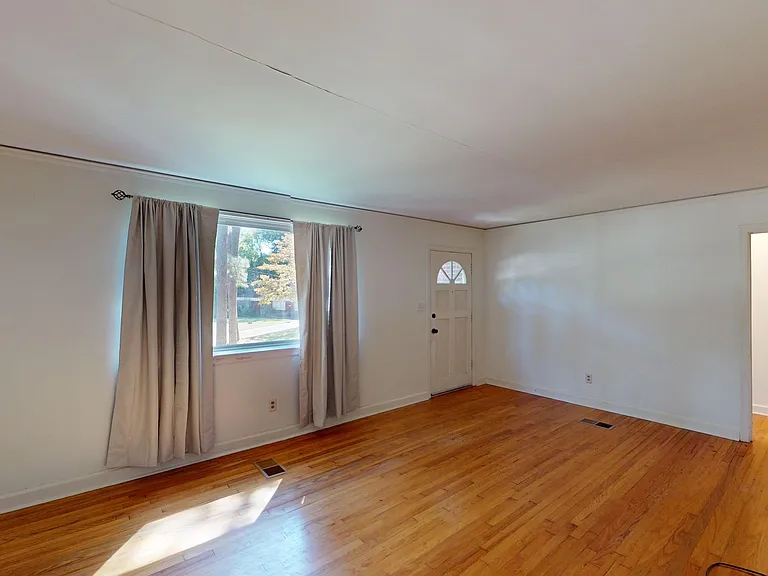67 Holliday Dr — Photo 4