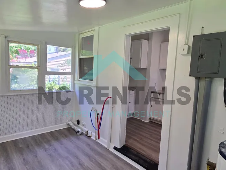 716 S Pine St — Photo 26