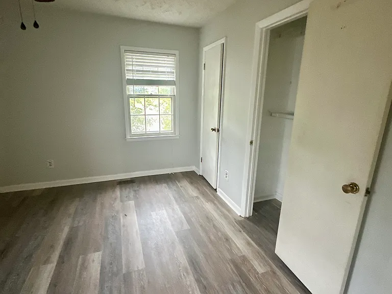 617 E Raynor Dr — Photo 8