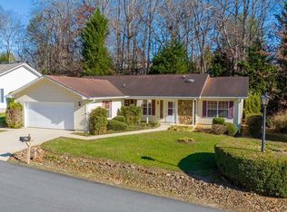 57 Cove Xing, Franklin, NC 28734