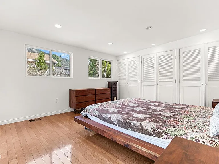 3323 Reta St — Photo 17