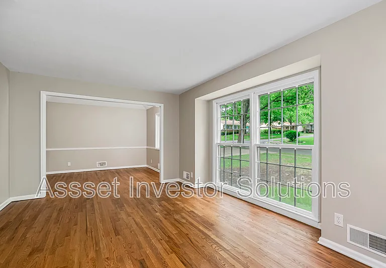 9109 Goddard St — Photo 8