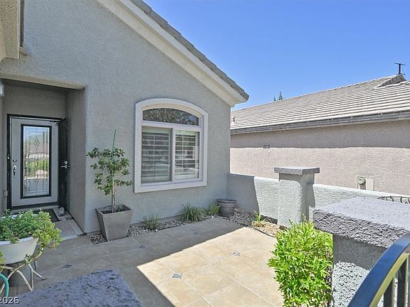 3rd image of 2625 Rue Montpellier Ave