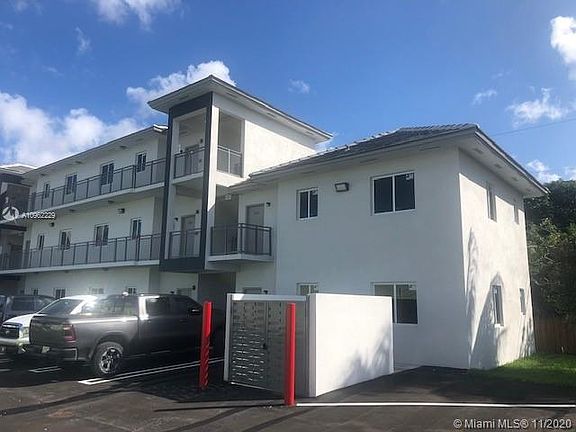 3rd image of 4260 Palm Ave #103