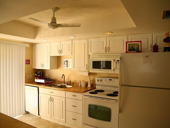 4th image of 6237 Greenview Dr Unit 121