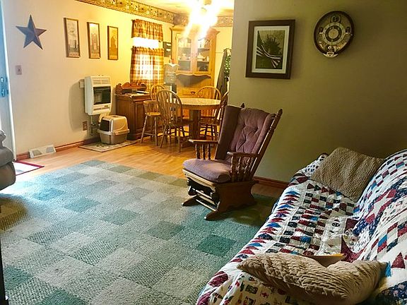 5th image of 38 Hitchcock Dr