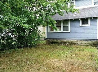 587 Lovers Ln, Akron, OH 44311