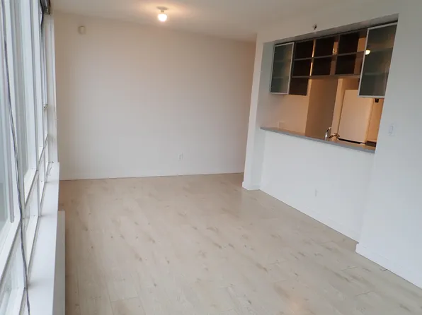 928 Beatty St #2205, Vancouver, BC V6Z 3G6