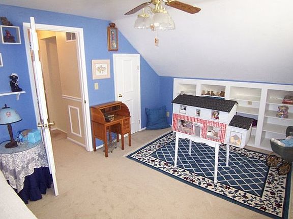 3rd image of 7608 Damascus Dr