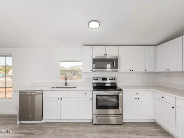 985 W ROUNDUP Street, Apache Junction, AZ 85120