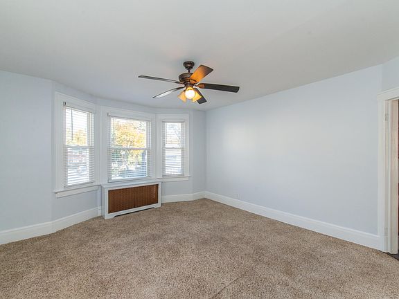 5th image of 46 Wilfred St Unit 2