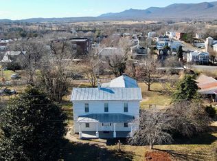 509 5th St, Shenandoah, VA 22849