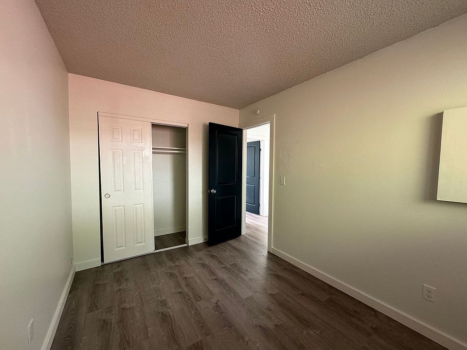 1st image of 15007-15043 SE Powell Blvd #1