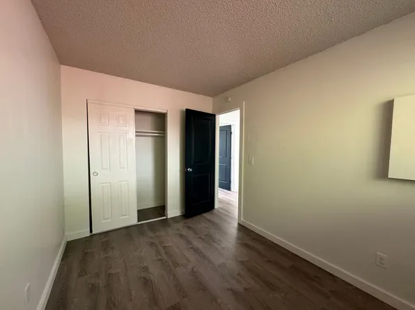 Kimberly Dawn, 15007-15043 SE Powell Blvd #1, Portland, OR 97236