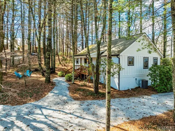 121 Chipmunk Trail, Glenville, NC 28736