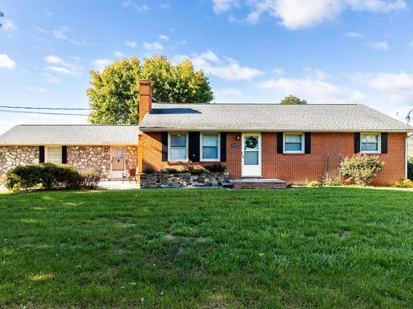 220 Skyview Cir, Verona, VA 24482
