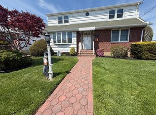 (Undisclosed Address), Westbury, NY 11590