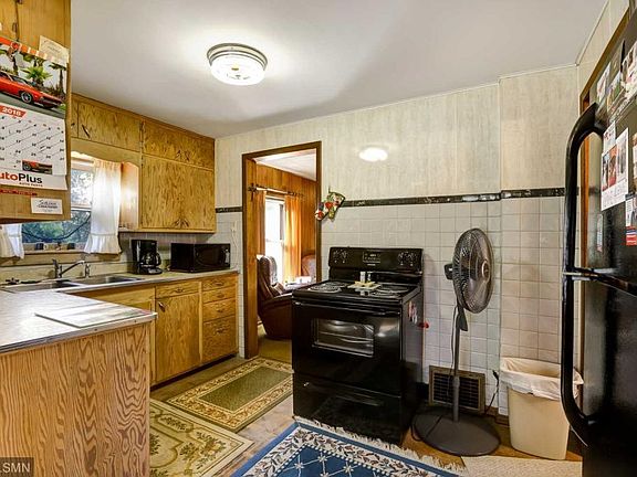 3rd image of 3790 McMenemy St