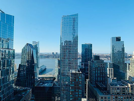 3rd image of 229 W 60th St APT 26o