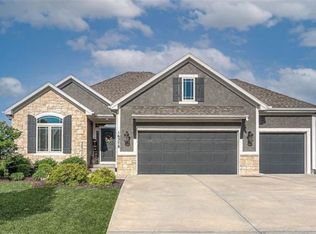 16378 S Laurelwood St, Olathe, KS 66062