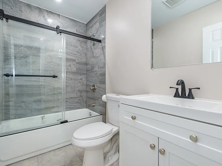 181 S 11th St #1 — Photo 6