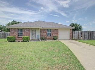 1103 Lynnwood Ct, Cleburne, TX 76033