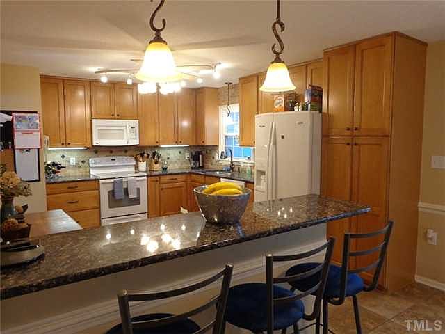 2nd image of 7604 Fiesta Way