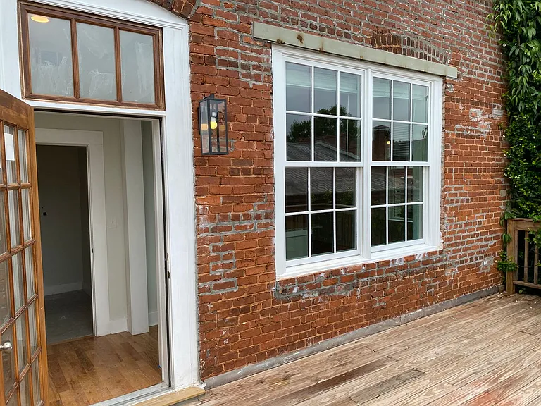 146 E Washington St — Photo 15