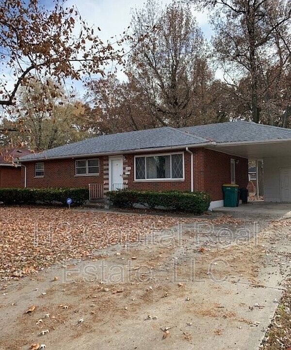 1st image of 2582 Boyle Ave