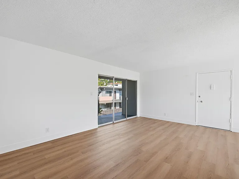 TALA Local at 1301 Havenhurst — Photo 72