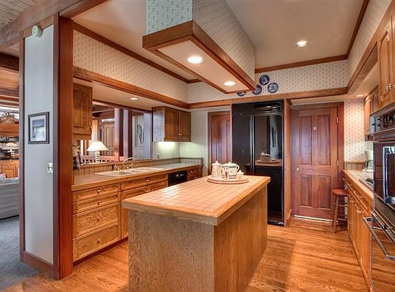 4th image of 6400 W Lake Blvd W #23