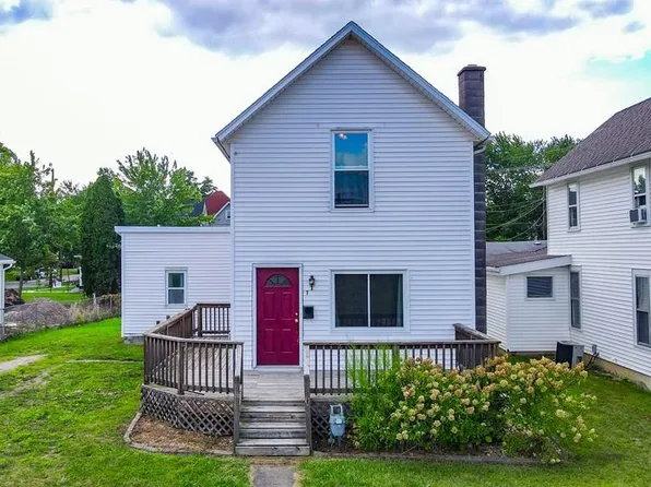 7 N Main St, Willard, OH 44890