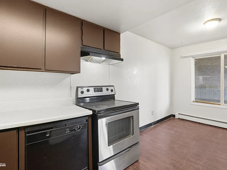 415 N Bragaw — Photo 12