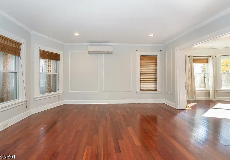 51 Cedar Ave — Photo 1