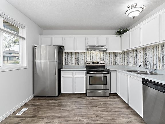 5th image of 8930 99th Ave #101