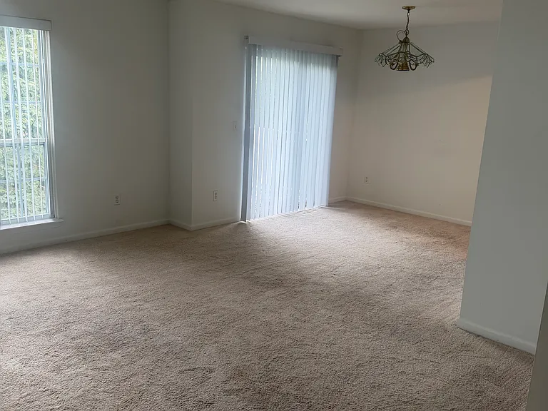 45676 Warwick Dr — Photo 12