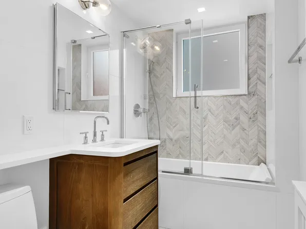 25 Sutton Place South image 9 of 20