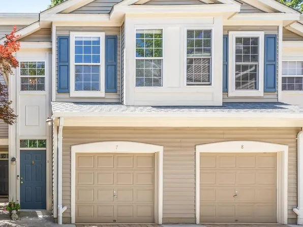 11406 Windleaf Ct #8, Reston, VA 20194