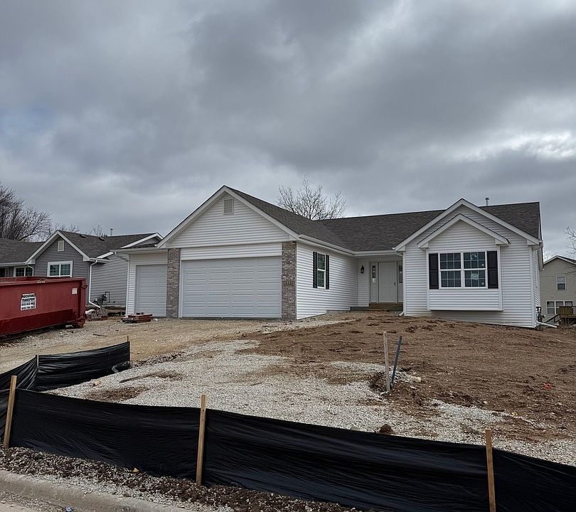 1st image of 444 Live Oak Ln
