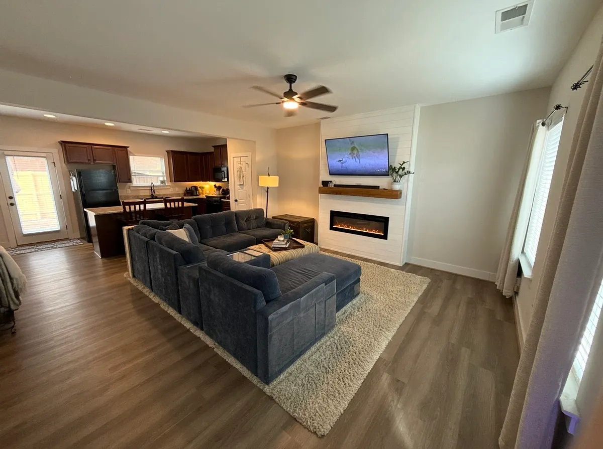 Building Photo - 572 Polo Way