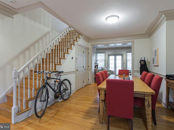 5th image of 2309 Waverly St
